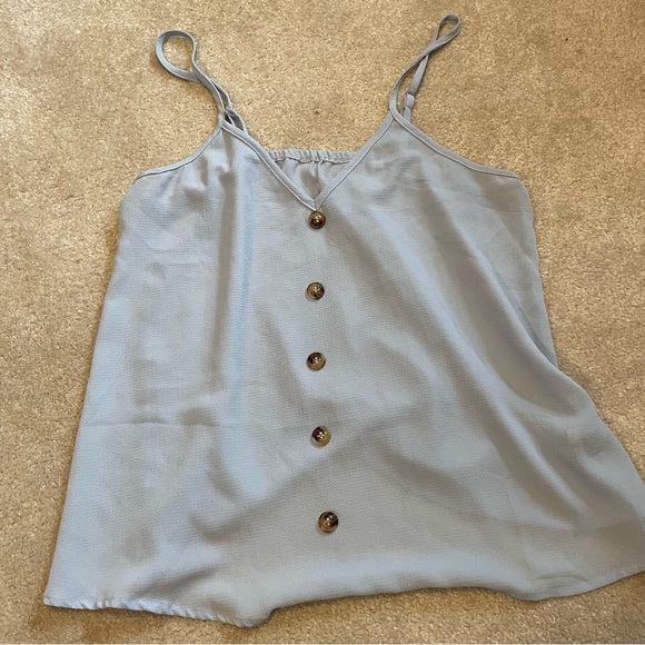 ❤️2/$30 - 3 flowy tank tops - Picture 2 of 8